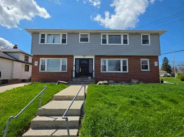 1711 S 92nd St APT 2, West Allis, WI 53214