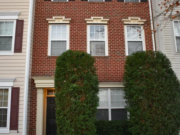 43575 Mink Meadows St, Chantilly, VA 20152