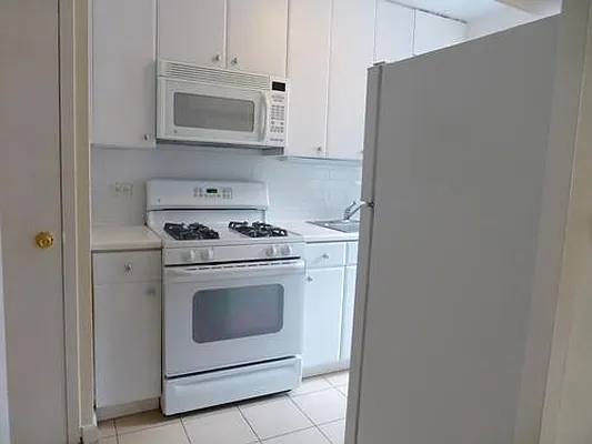 Rented by Keller Williams NYC | media 16