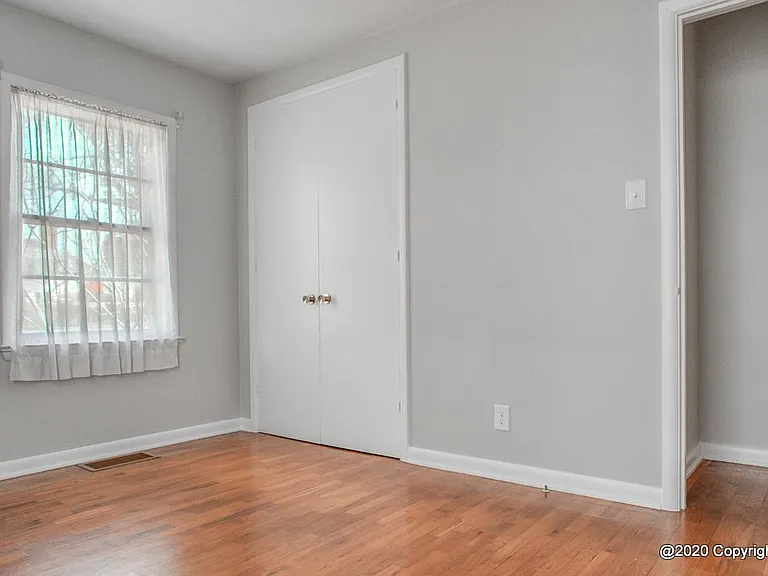 2622 Tremont St — Photo 11