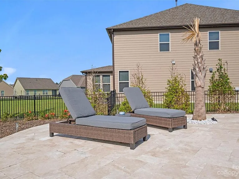 1003 Angora Ct — Photo 12
