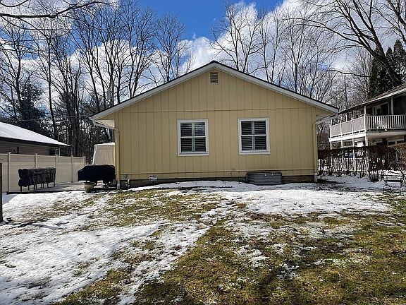 4th image of 10544 Mohawk Rd