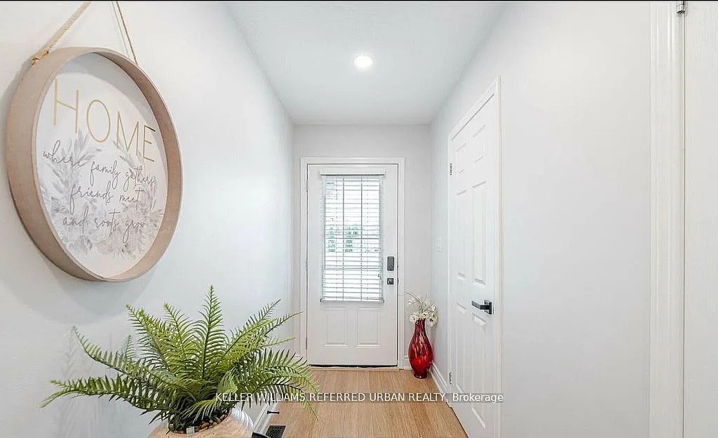 3 bed, $2,449 — Photo 3