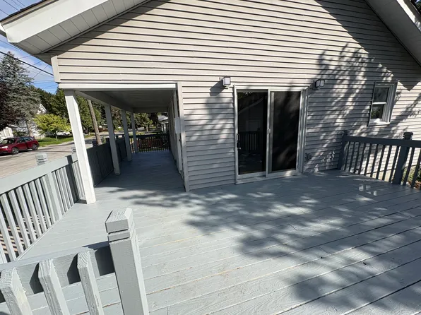 826 Lincoln Ave NW, Grand Rapids, MI 49504