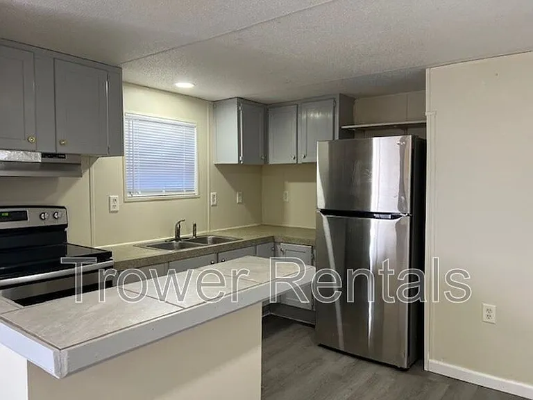 2412 Sun St — Photo 5