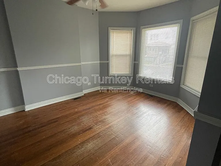 7125 S Ellis Ave #1 — Photo 2