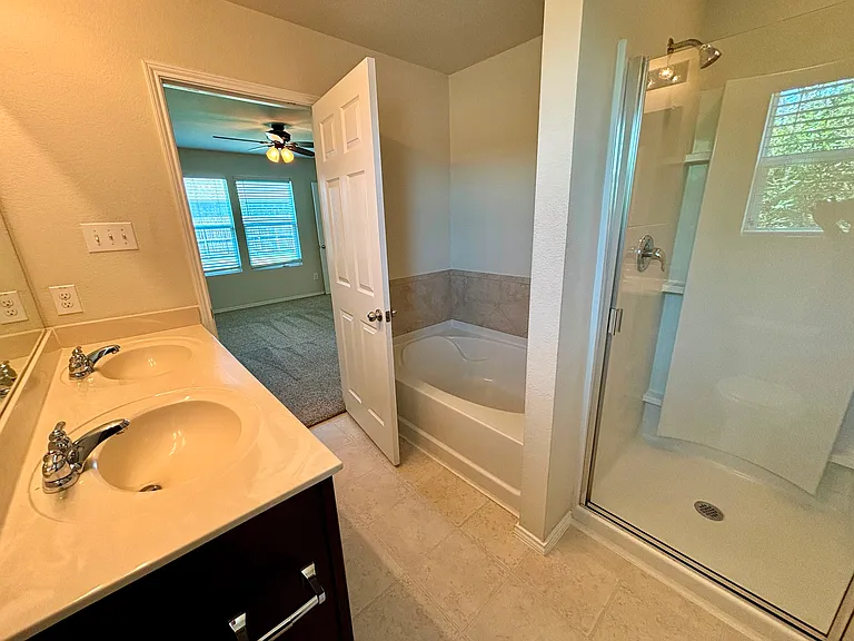 104 Abelia Dr — Photo 7