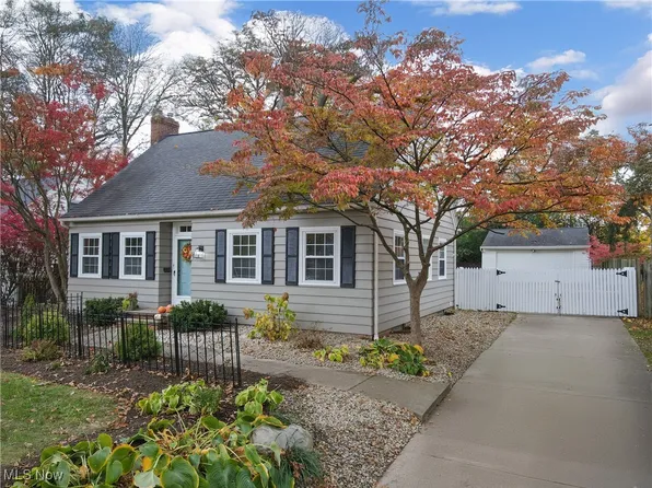 94 Goodhue Dr, Akron, OH 44313