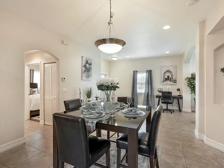 3021 NW 21st Ct — Photo 8