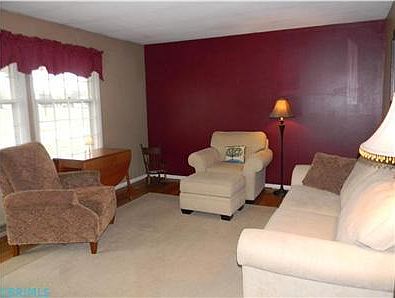 3rd image of 888 Lincoln Dr