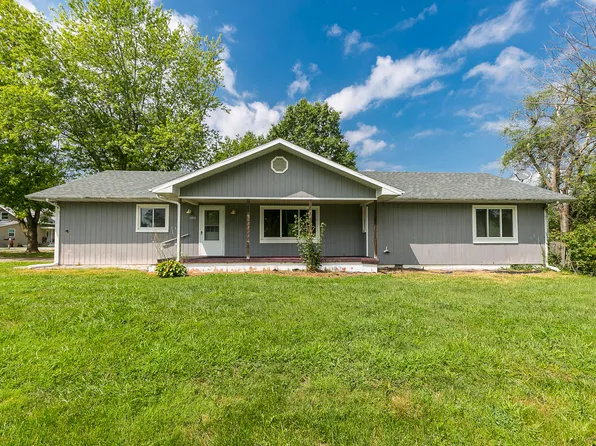 1105 N Market Avenue, Bolivar, MO 65613