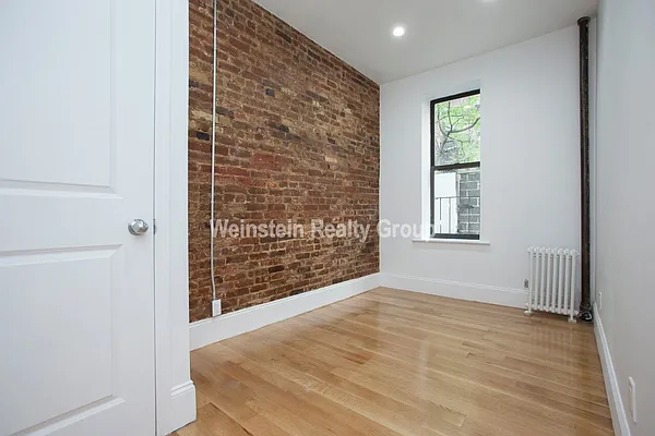 Rented by Weinstein Realty Group | media 33