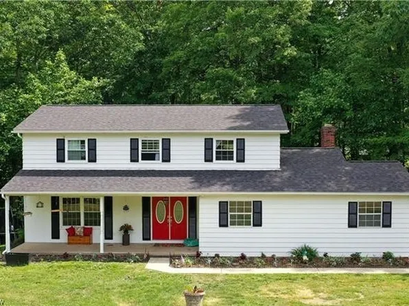 16425 Stagecoach Dr, Garrettsville, OH 44231