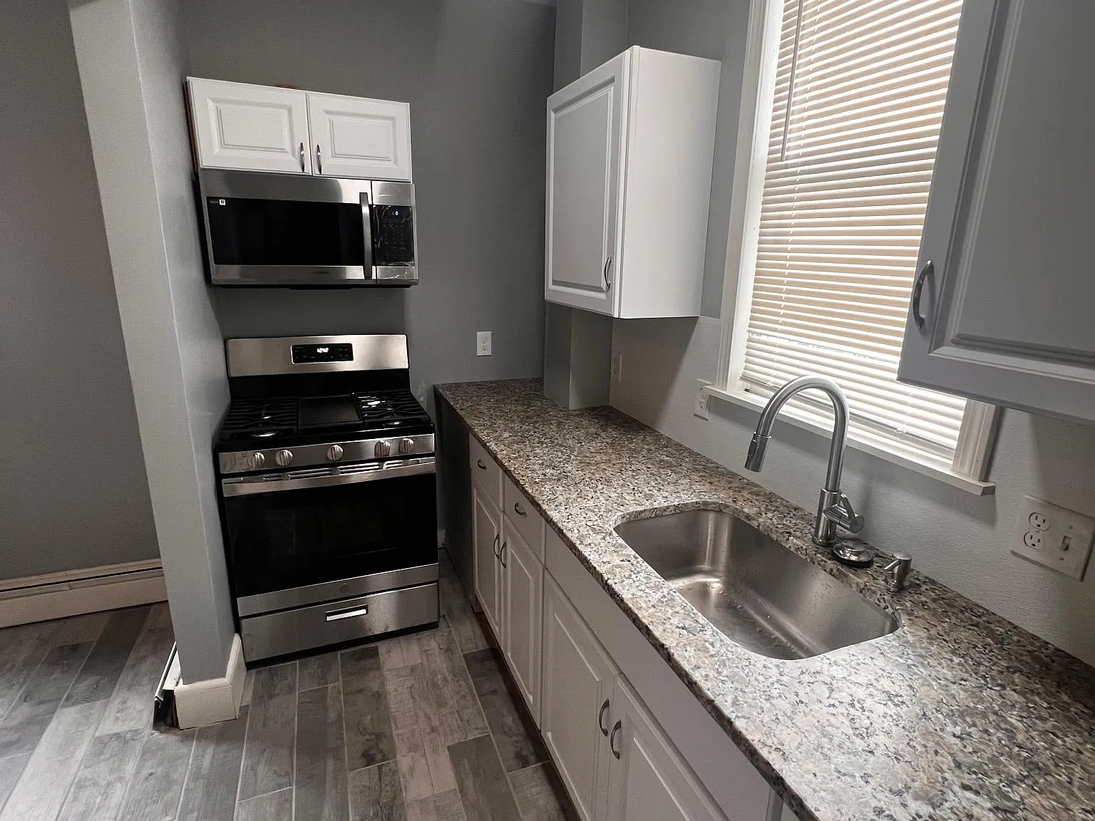 1 bed, $2,350 — Photo 2