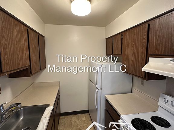 3rd image of 100 E Morning Glory Dr #11347661