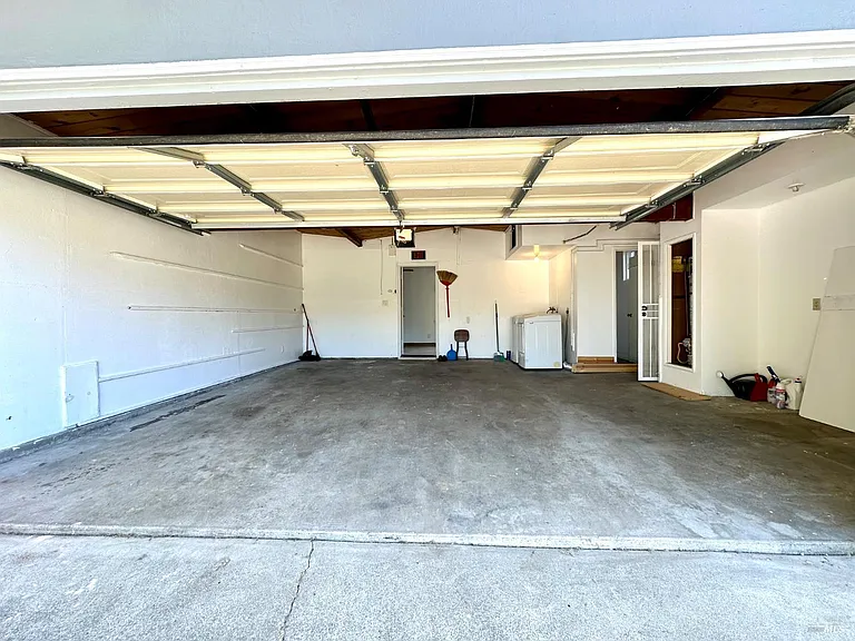 1111 Marionola Way — Photo 24