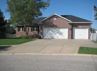 5721 Caymus Ct, Lincoln, NE 68526