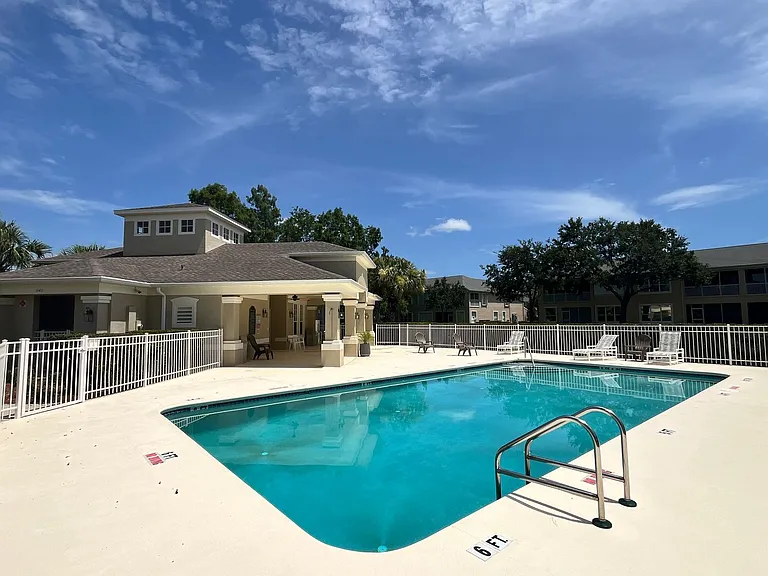 1306 Hampton Park Ln — Photo 12