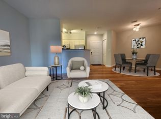 2204 Westcourt Ln APT 213, Herndon, VA 20170