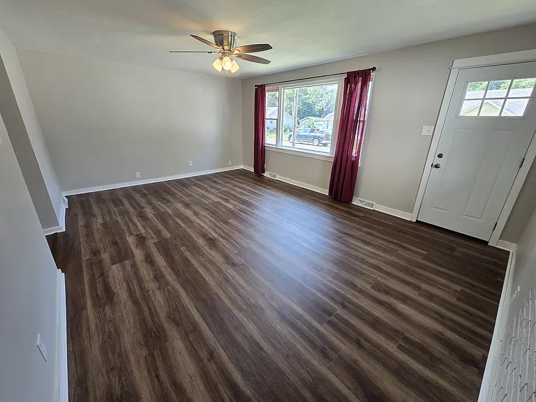 3431 Fullerton Ave — Photo 16