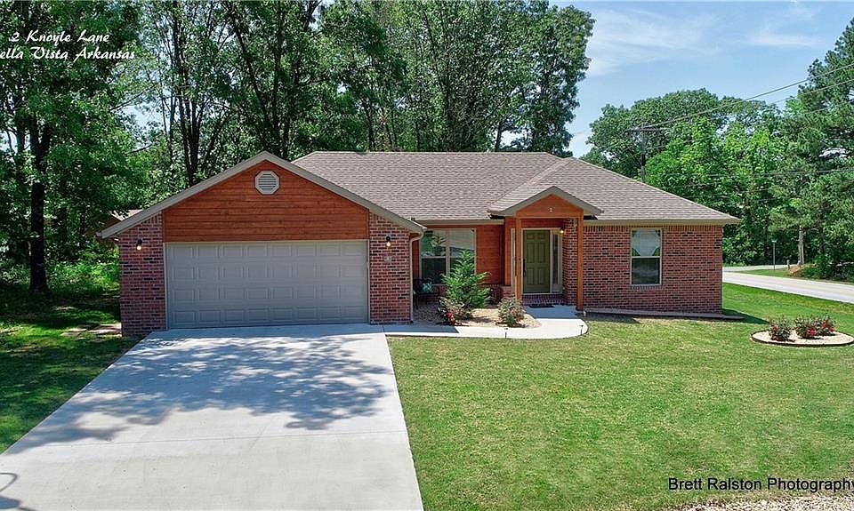 1st image of 2 Knoyle Ln