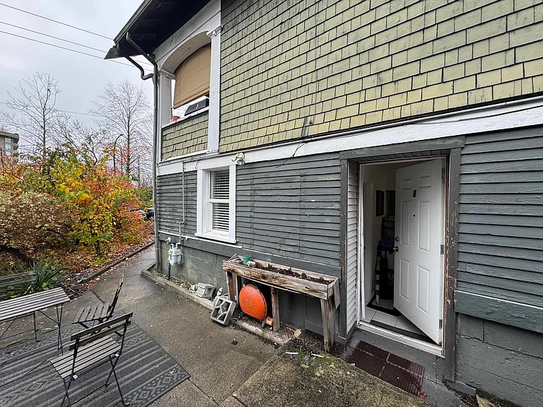 306 Esmond Ave — Photo 9