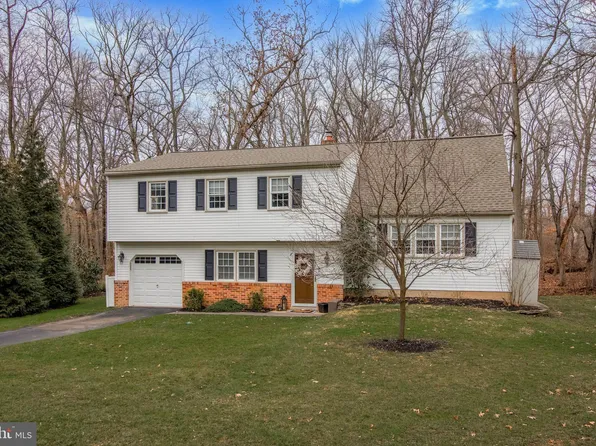 920 Truman Ct, Warrington, PA 18976