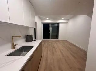 600 Rochester Ave #1A, Coquitlam, BC V3K2X3