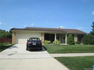 22310 Derby Rd, Woodhaven, MI 48183