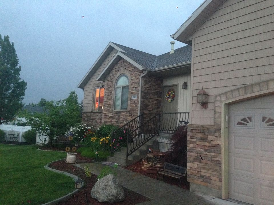 1st image of 743 S 560th St W