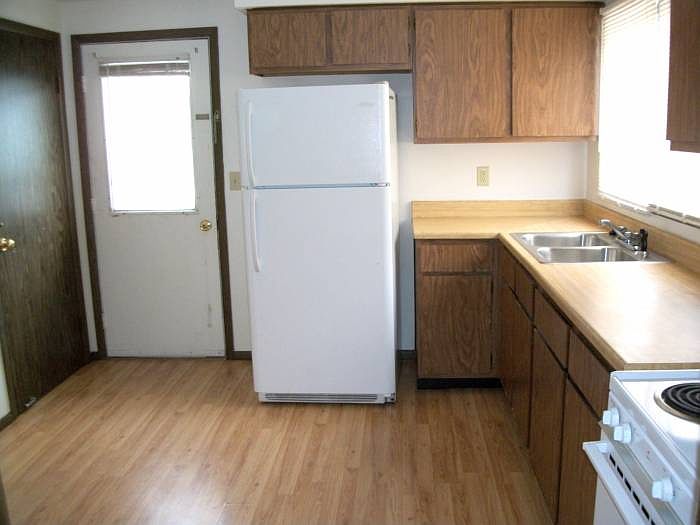2nd image of 433 Taylor Ave