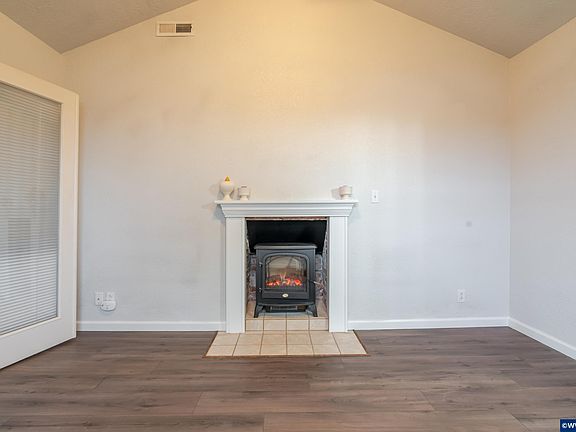 3rd image of 1229 Washington St SW