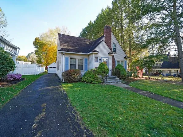 300 Larchmont Rd, Elmira, NY 14905