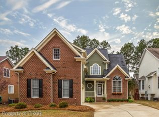 27 Cottswold Ln, Spring Lake, NC 28390