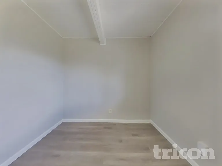1475 Knights Row — Photo 10