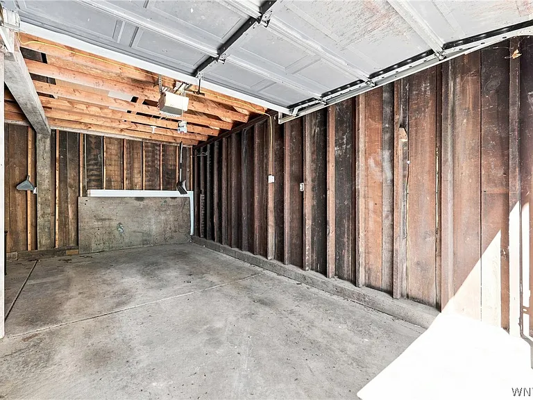 250 West Ave — Photo 22