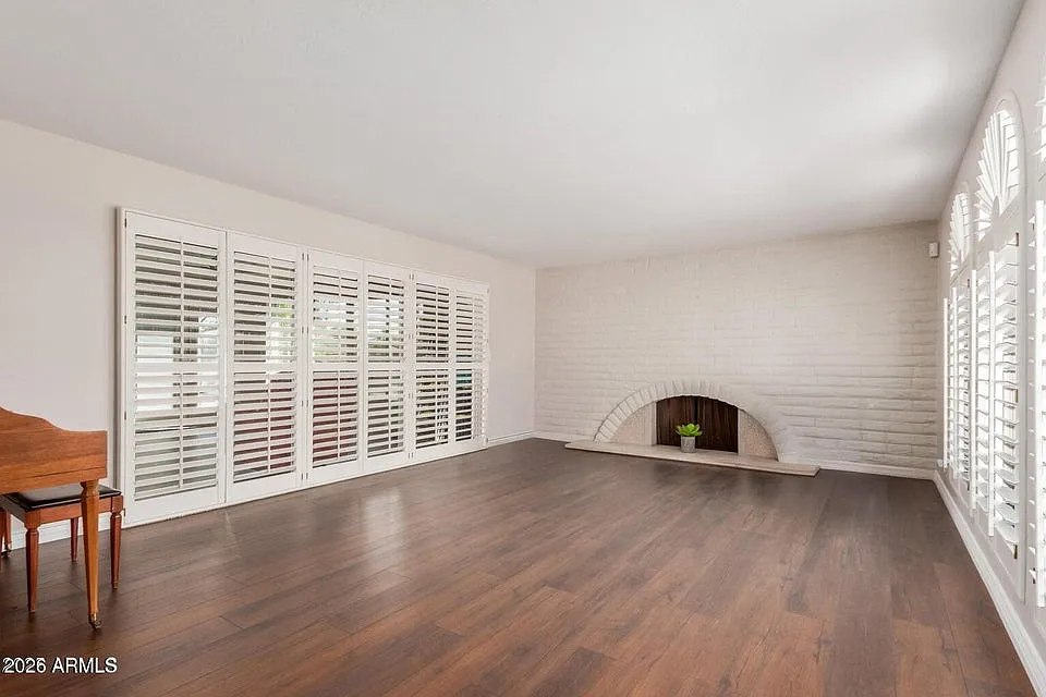 3 bed, 2628 sqft, $3,295 — Photo 4