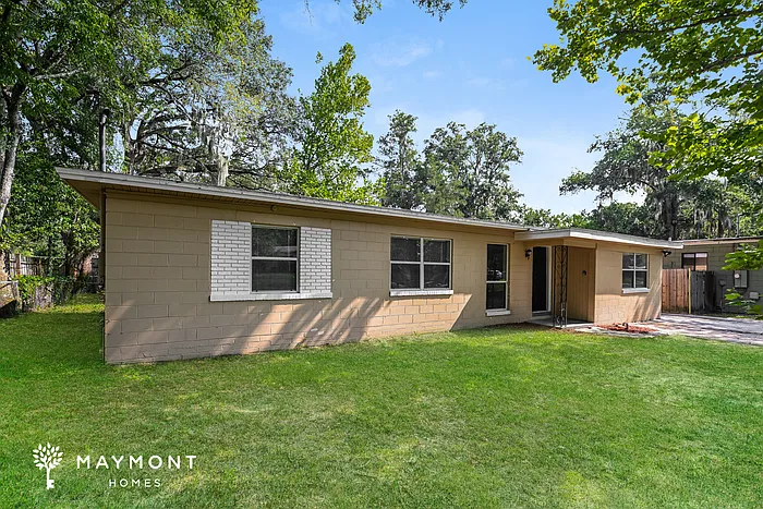 4 bed, 2.0 bath, 1304 sqft, $1,645 — Photo 3