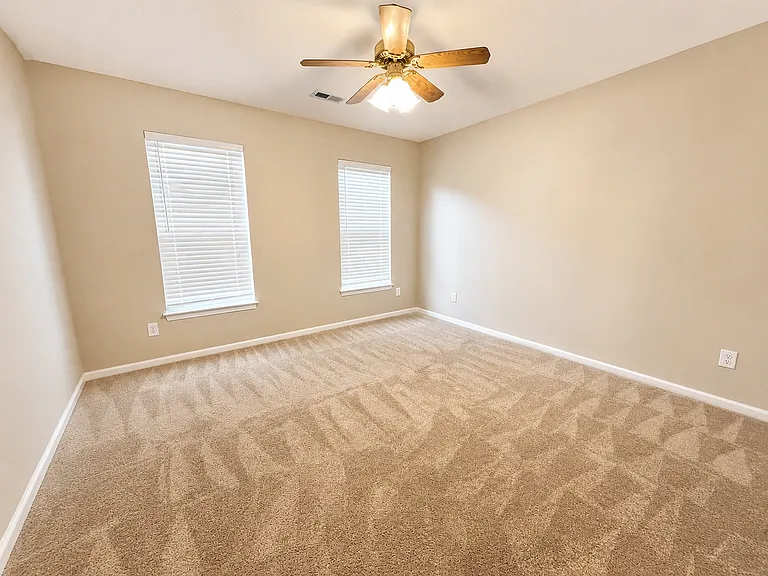 1411 Deer Spring Ct — Photo 20