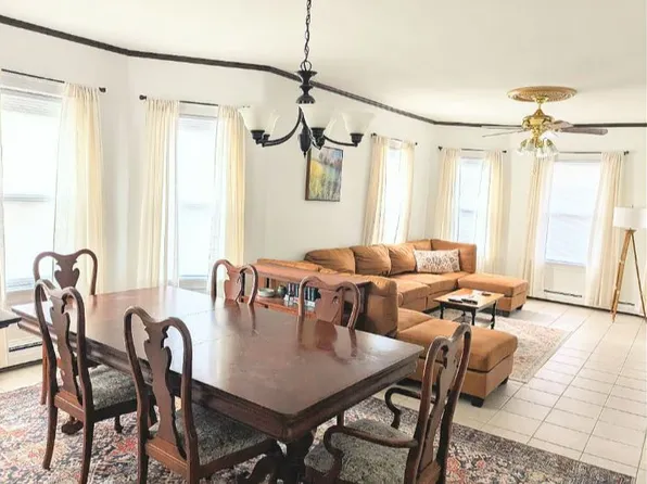 23 Huxley Ave #1, Providence, RI 02908