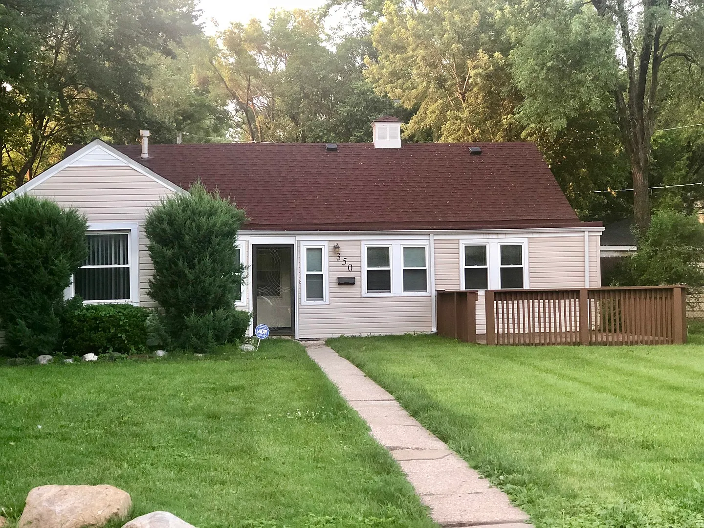 350 Riverside Dr photo 1