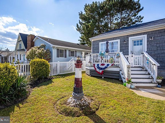 3rd image of 13801 Barge Rd