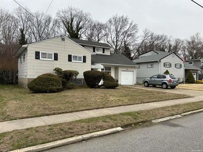 1368 Lakeshore Drive, Massapequa Park, NY, 11762