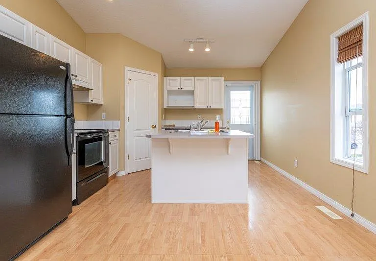 126 E Tuscarora Pl NW — Photo 10