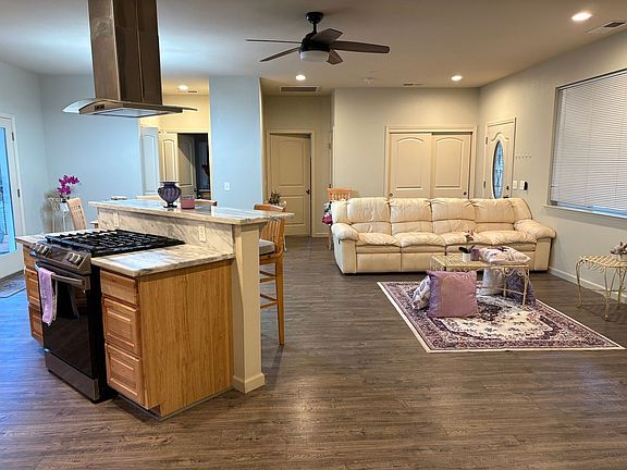 3rd image of 14868 Hickok Ct