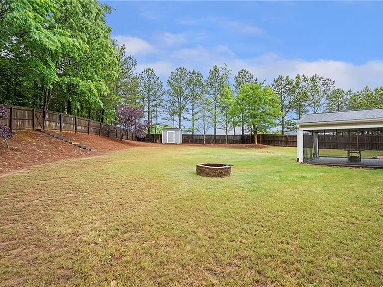 709 Roxholly Ln — Photo 33