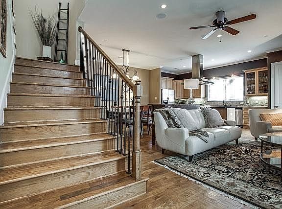 3rd image of 1021 Emerson Park Ln
