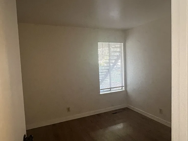 160 Michael Dr #3 — Photo 5