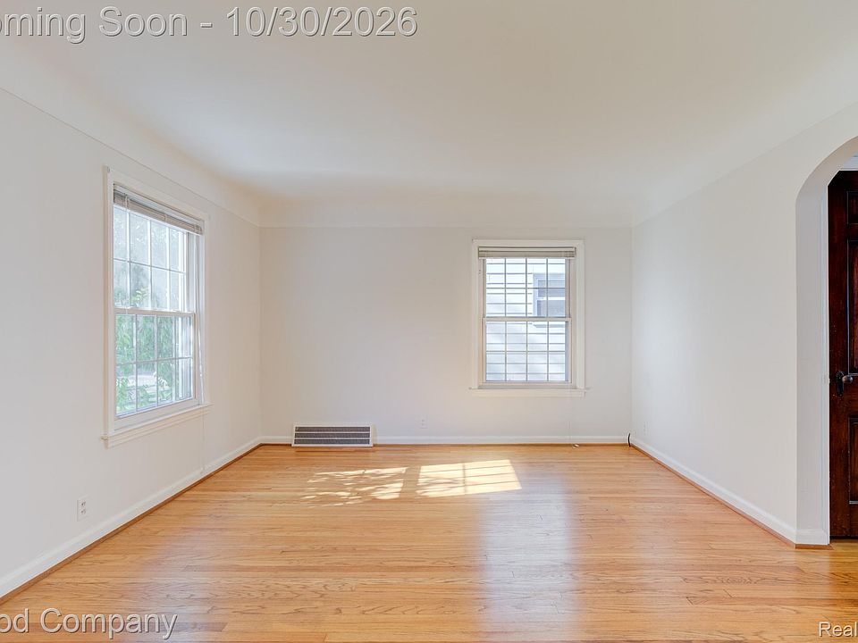 960 Columbia Rd, photo 4