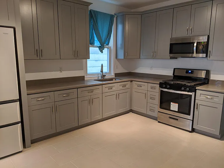 Newly remodeled kitchen, new cabinets and appliances.